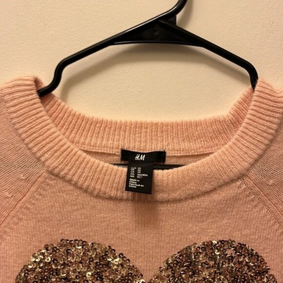 H&M pink sweater with gold sequined heart size small. - Picture 6 of 8